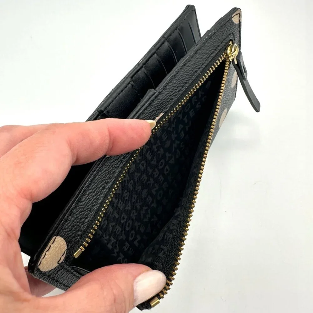 💰SALE💰 Kate Spade Leather Polka Dot Slim Snap Bifold Wallet Black/Light Beige - Picture 4 of 14